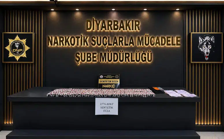 Bağlar ilçesinde düzenlenen narkotik operasyonunda çok sayıda sentetik uyuşturucu bulundu