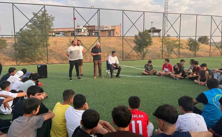 Dicle Kaymakamı Kral Kızı Barajı kenarındaki gençlik kampını ziyaret etti