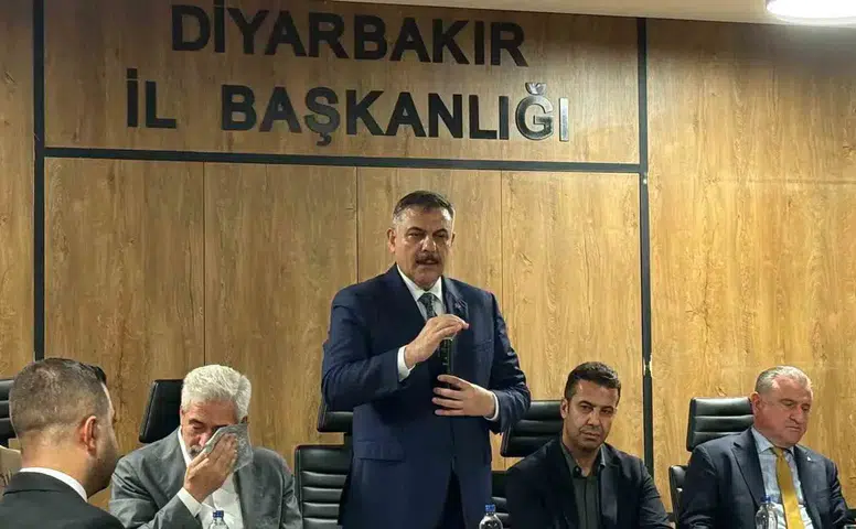 Amedspor-Erzurumspor randevusu öncesi Diyarbakır’da kritik zirve: Bakanlardan kardeşlik vurgusu