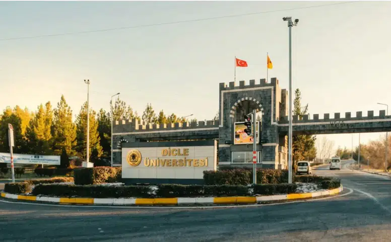 Diyarbakır’da geleceğin mühendislerine altın tepside fırsat: Hem okuyorlar hem maaş alıyorlar