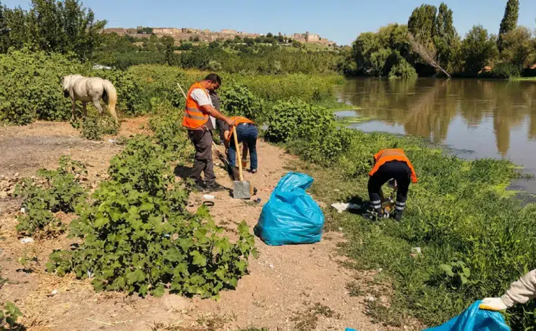 Hevsel Bahçeleri'nde hummalı çalışma: UNESCO mirası çöplerden arındırıldı