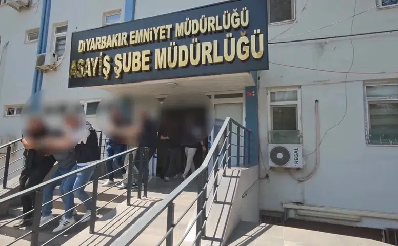 Diyarbakırda diş kliniğine düzenlenen silahlı saldırının failleri cezaevine gönderildi