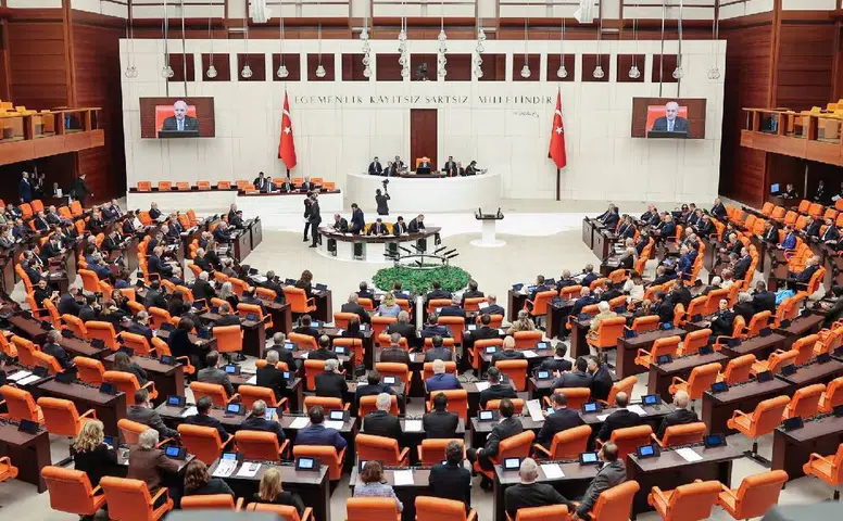 Muhalefetin Meclis mesaisi reddedildi: Kamu bankalarındaki 224 milyar liralık "tahsil edilemeyen kredi" tartışması