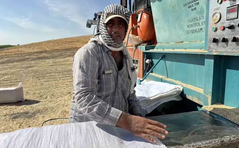 Diyarbakırlı üreticiler saman ticaretiyle geçimlerini sağlıyor
