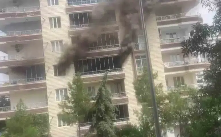 Diyarbakır'da apartman yangını paniği: Çocuklar itfaiye merdiveniyle kurtarıldı