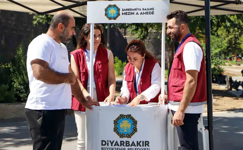 Diyarbakır Büyükşehir Belediyesi Yerinde Çözüm ekipleri vatandaşla sahada buluştu