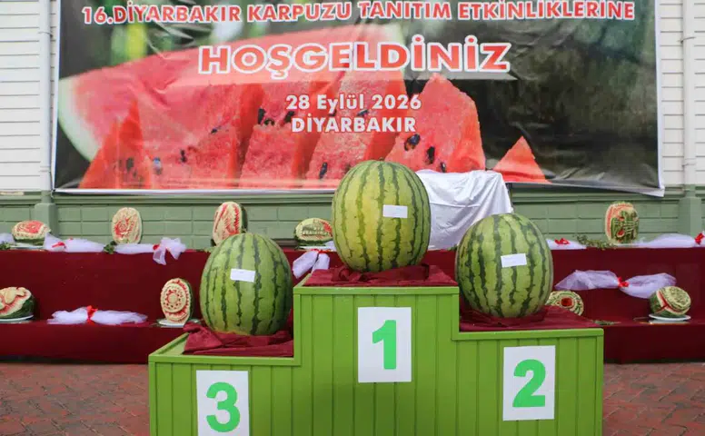 Diyarbakır'da 16. Geleneksel Karpuz Festivali'nde dev karpuzlar yarıştı