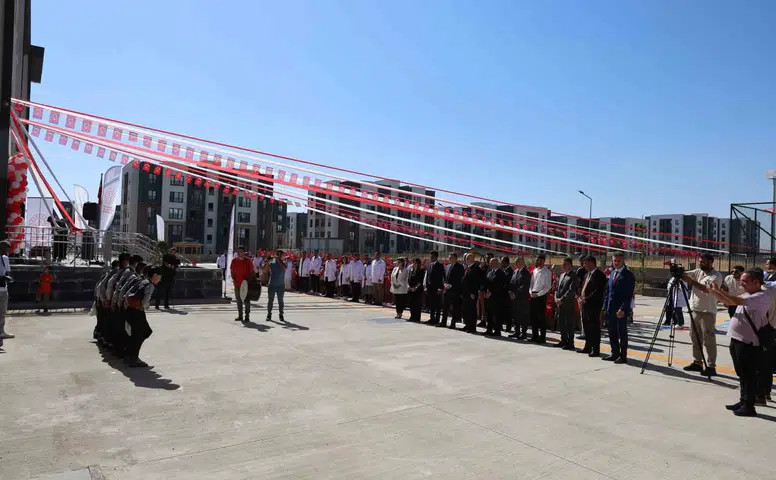Diyarbakır Bağlar'da İlköğretim Haftası coşkuyla kutlandı