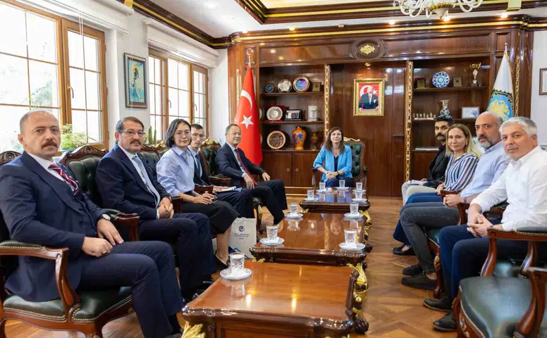 Kırgızistan Büyükelçisi Diyarbakır'da İş Birliği İçin Temaslarda Bulundu