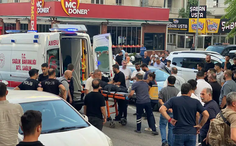 Batman'da silahlı kavgada yoldan geçenler de vuruldu