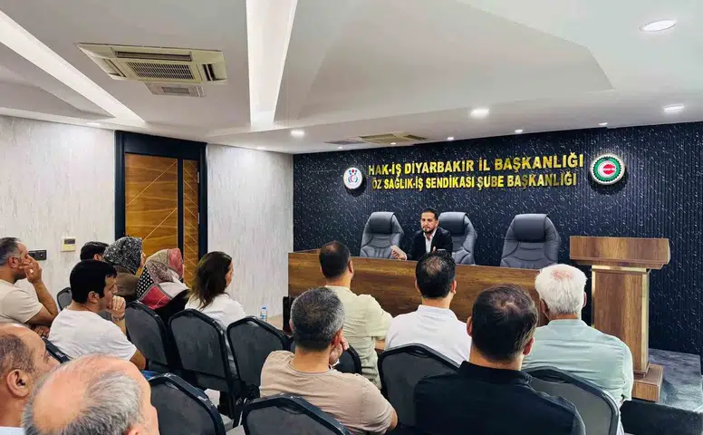 Mehmet Aküzüm Diyarbakır teşkilatıyla bir araya gelerek yeni hedefleri belirledi