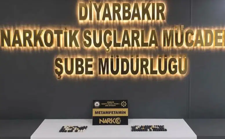 Diyarbakır'da midesinde uyuşturucu taşıyan iki kişi yakalandı
