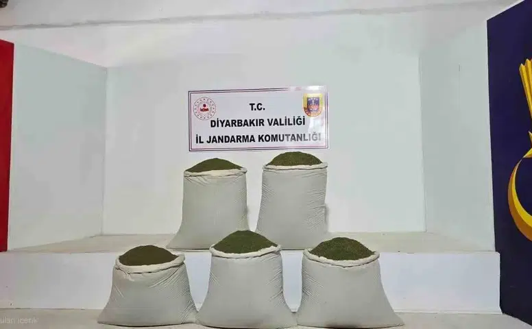 Diyarbakır jandarmasından uyuşturucu tacirlerine büyük darbe