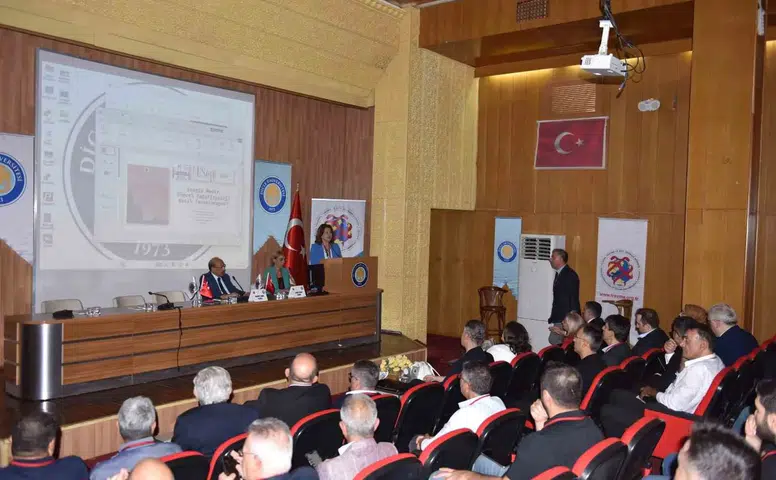 Diyarbakır'da cerrahlar abdominal sepsis ve açık karın yönetimi için buluştu