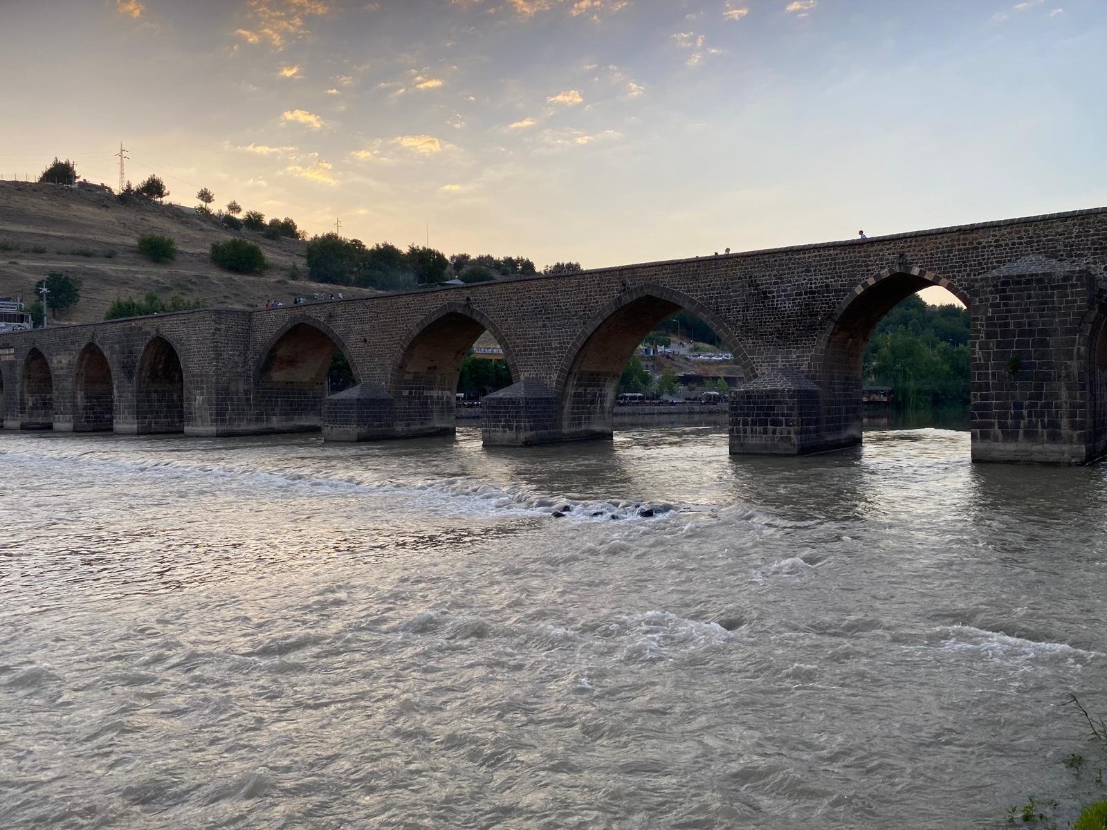 Diyarbakır'ın eşsiz köprüsü: On Gözlü Köprü 2
