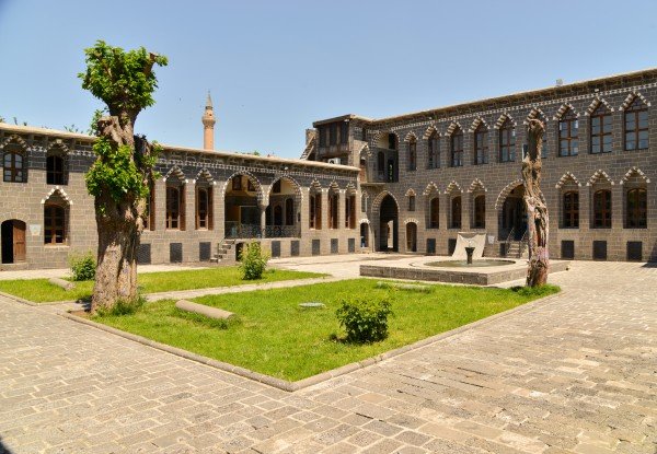 Diyarbakır'ın tarihine ışık tutan Cemil Paşa Konağı 3