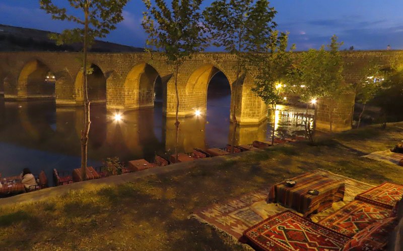 Diyarbakır'ın eşsiz köprüsü: On Gözlü Köprü 4