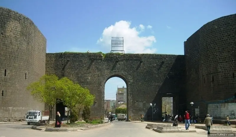 Geçmişten günümüze Diyarbakır'ın kalbi: Urfa Kapı 5