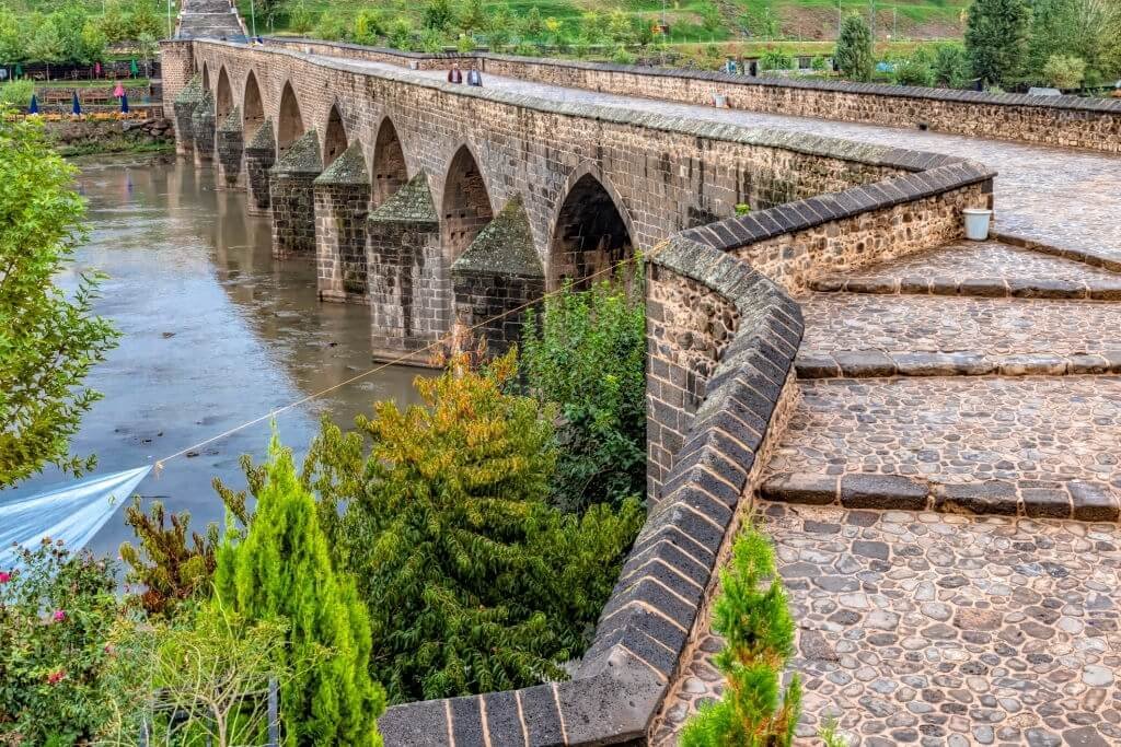 Diyarbakır'ın eşsiz köprüsü: On Gözlü Köprü 3