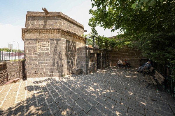 Diyarbakır'daki esrarengiz türbe: Sarı Saltuk Türbesi 2