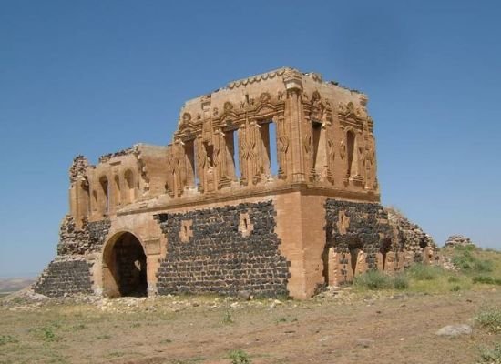 Geçmişin izlerini taşıyan anıt: Güzelşeyh Kasrı ve Medresesi 5