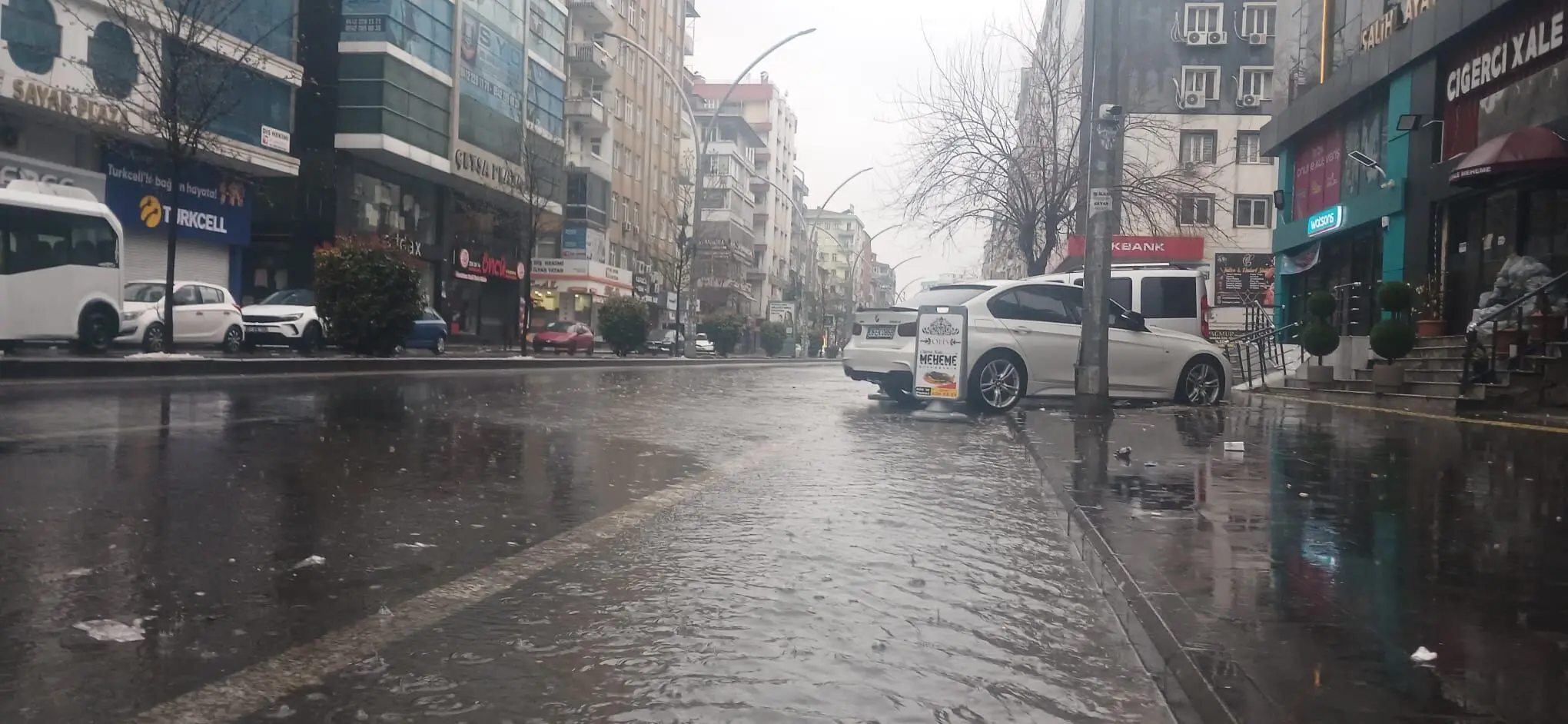 Diyarbakır'da yağmur etkisini sürdürüyor - Diyarbakır Son Dakika , Diyarbakır Haber, Amedspor, Amed,Diyarbakır haberleri,