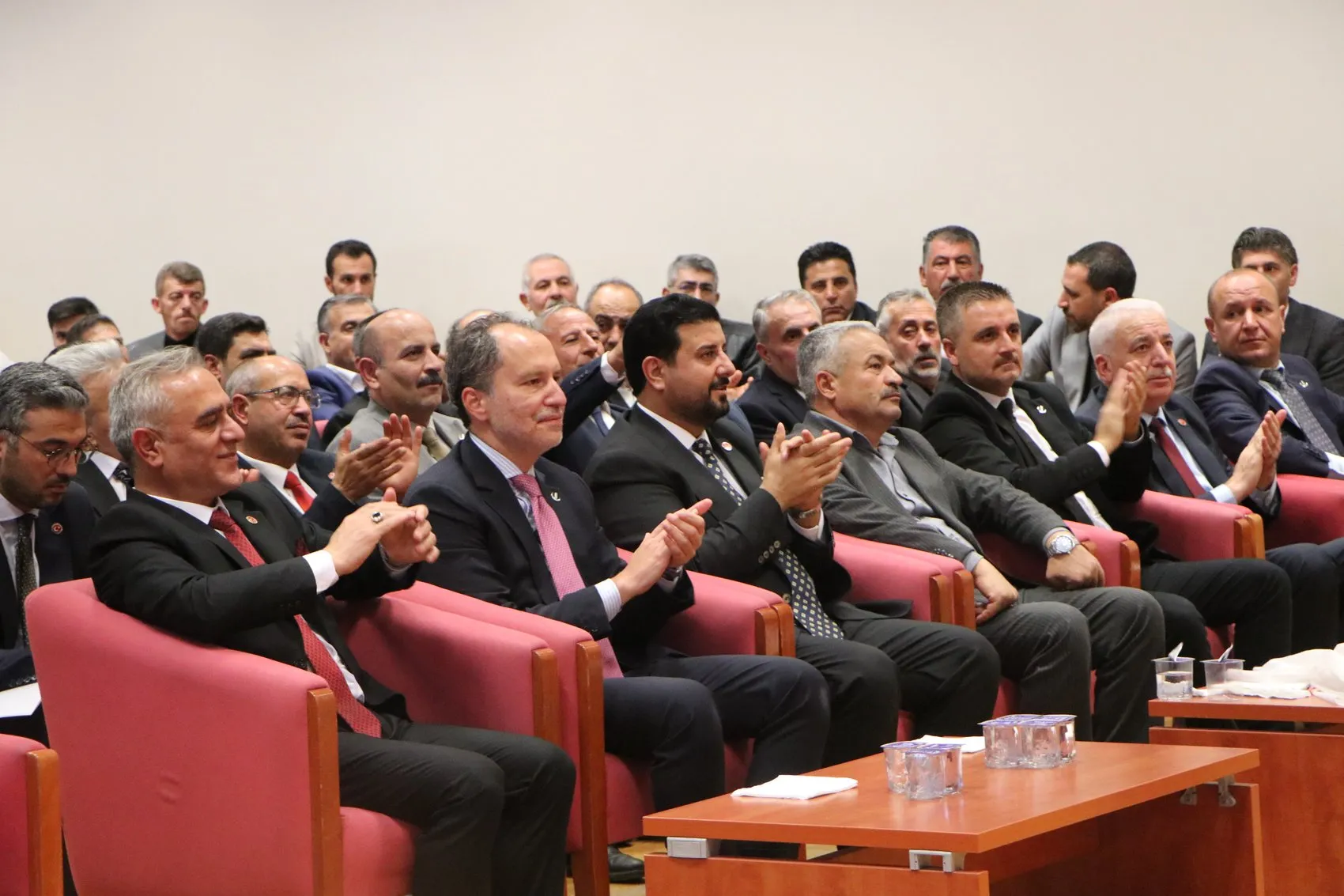 Erbakan Van'da kardeşlik vurgusu yaptı