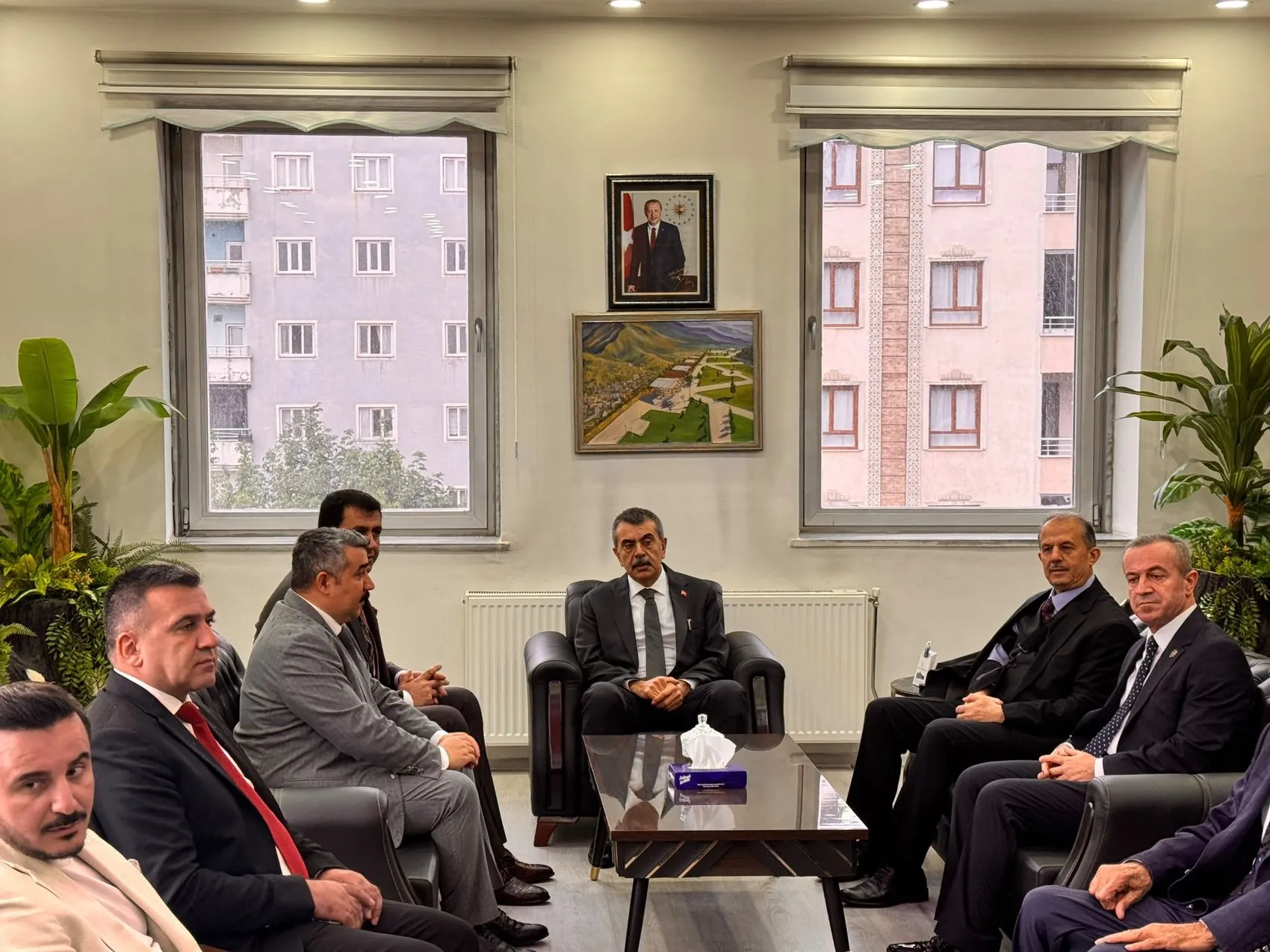 Bakan Tekin Hakkari ziyaretinde birlik ve beraberlik mesajları verdi