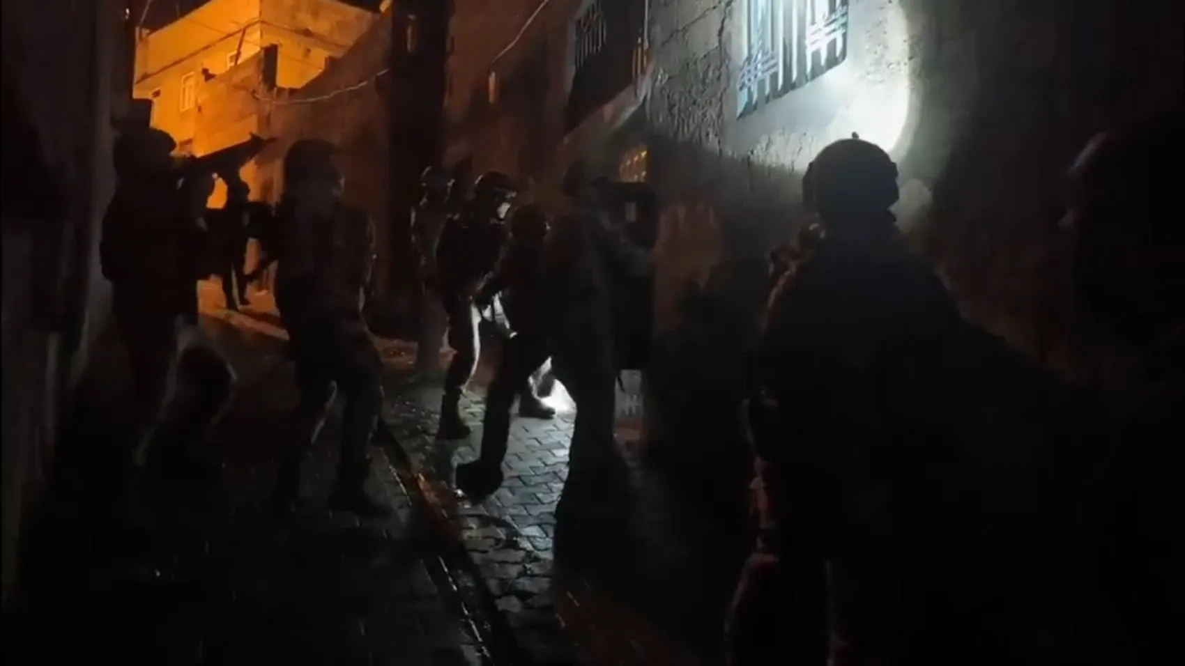 Şanlıurfa ve Birecik'te uyuşturucu operasyonu sonucu 13 kişi tutuklandı