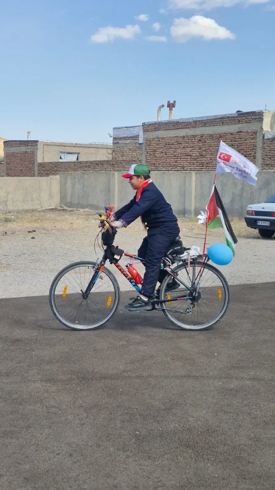 İran'da öldürülen çocuklar için 2 bin 865 kilometre pedal çevirdiler