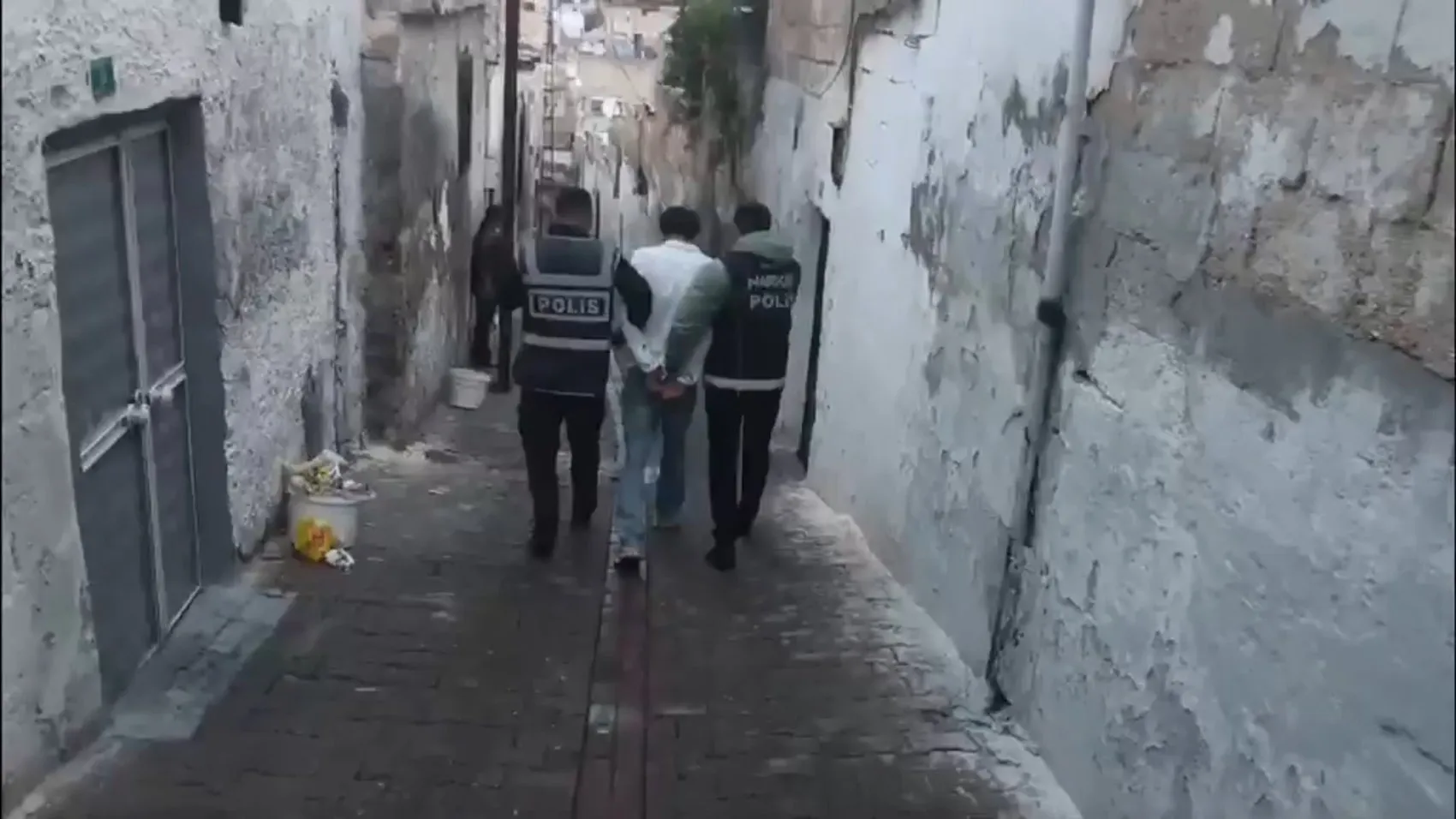 Şanlıurfa ve Birecik'te uyuşturucu operasyonu sonucu 13 kişi tutuklandı
