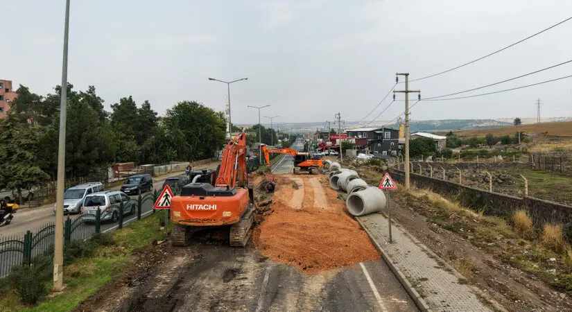 DİSKİ, Seyrantepe’de yolda çökmelere neden olan hattı yeniliyor