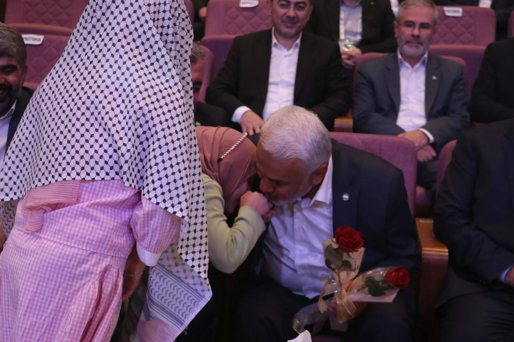 Yapıcıoğlu Diyarbakır'da şiddetin bölgeye verdiği zararlara dikkat çekti