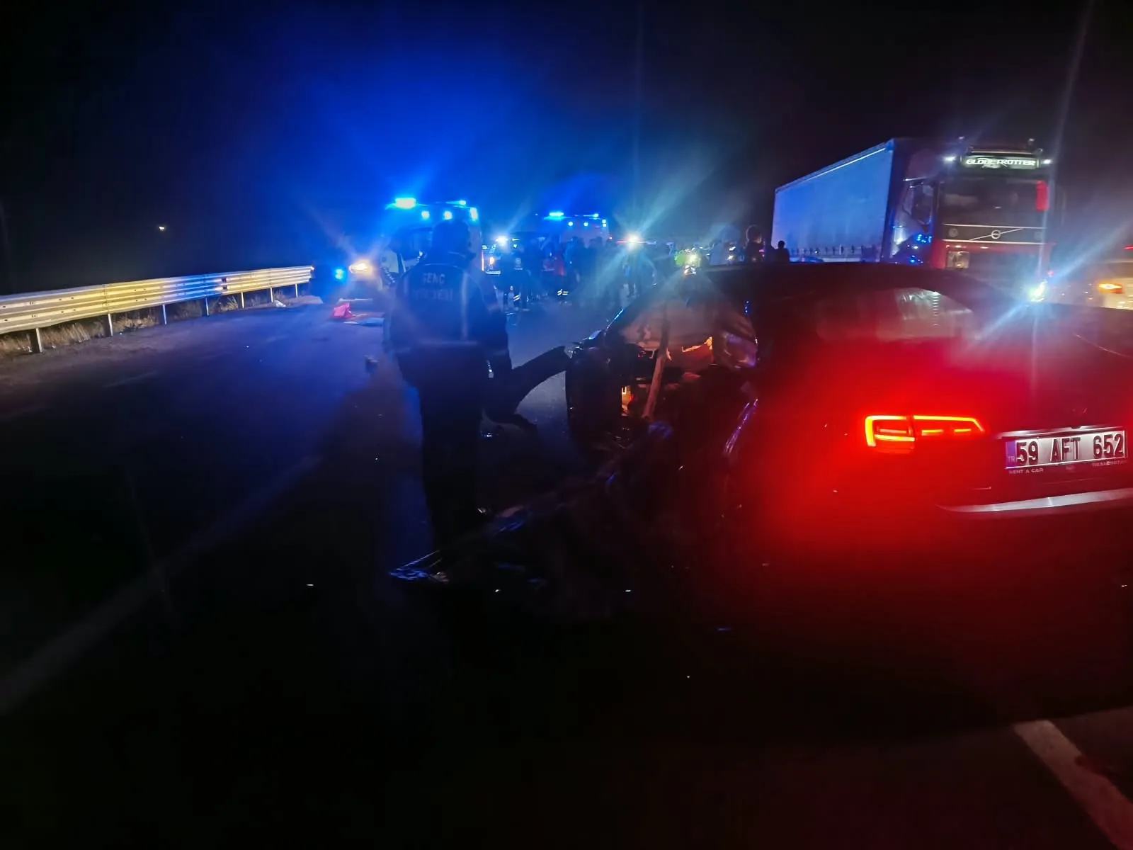 Bingöl Genç ilçesinde otomobil kazası sonucu iki kişi hayatını kaybetti