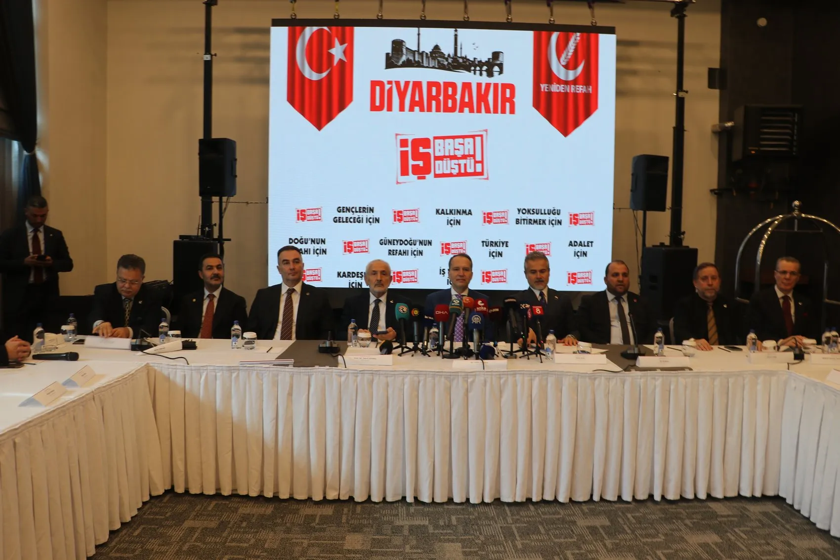 Fatih Erbakan Diyarbakır'da barış ve kardeşlik mesajları verdi