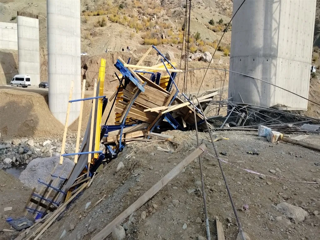 Diyarbakır'daki viyadük faciası davasında yeni bilirkişi raporu kararı