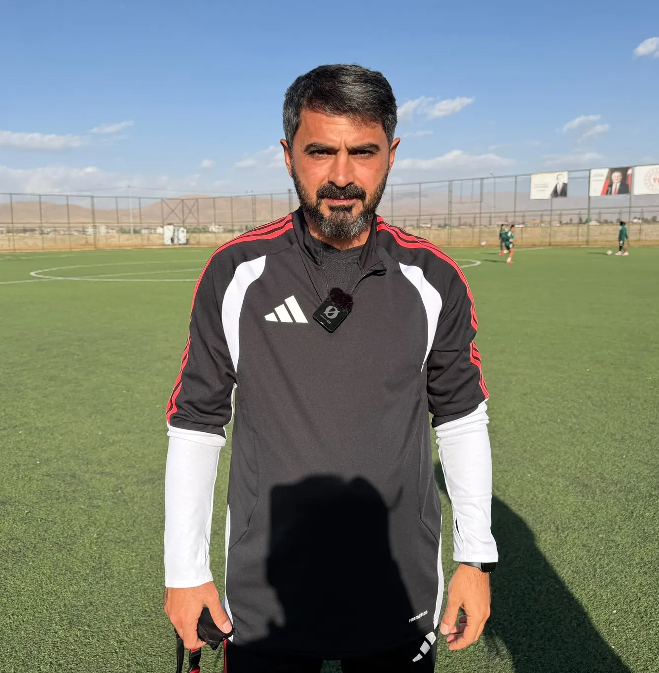 Yüksekovalı futbolcu kız kardeşlerin hedefi milli forma