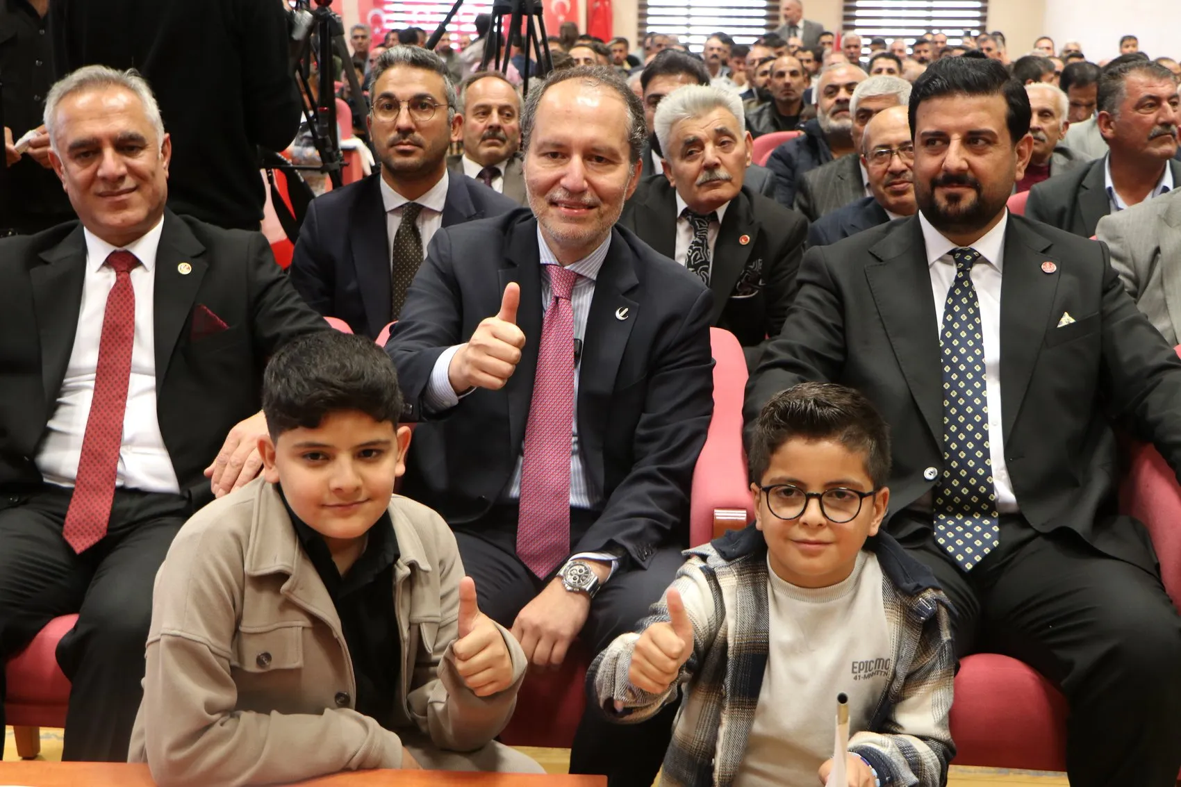 Erbakan Van'da kardeşlik vurgusu yaptı