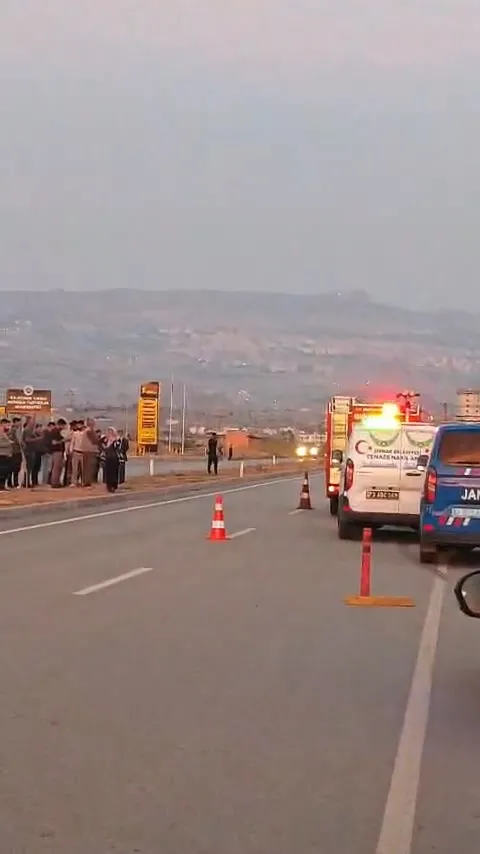 Şırnak'ta kamyonet ve motosiklet çarpıştı: Bir genç hayatını kaybetti