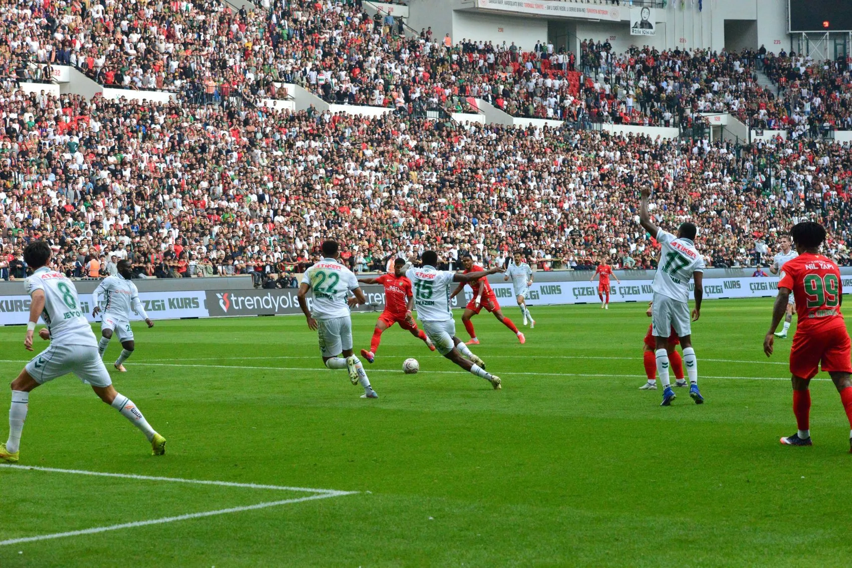 Amed Sportif Faaliyetler sahasında Konyaspor engelini tek golle aştı