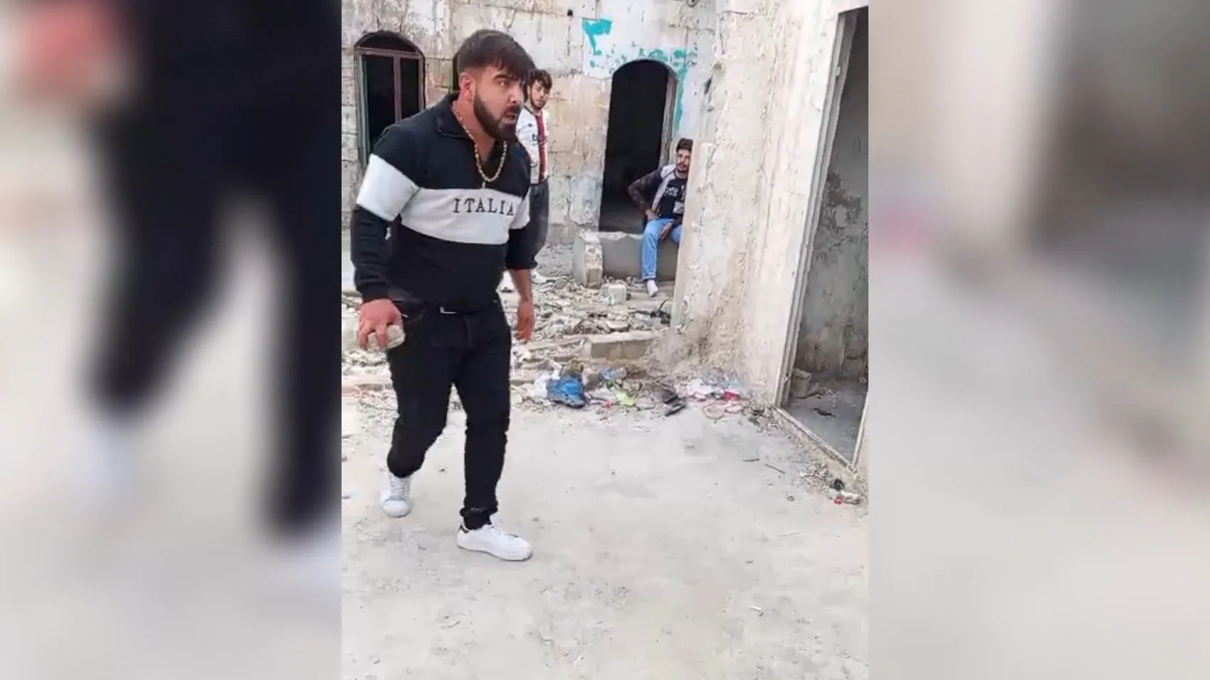 Şanlıurfa'da metruk binada dehşet anları kameraya yansıdı