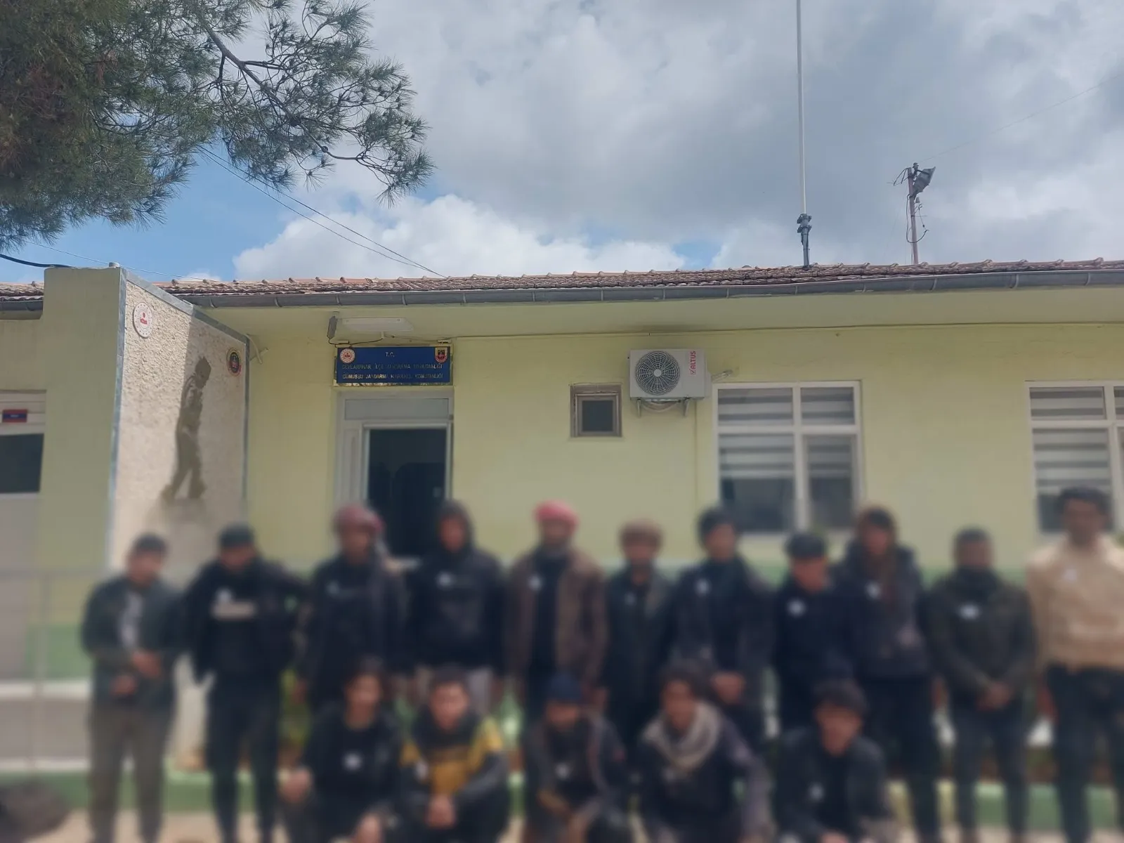 Şanlıurfa sınır hattında 68 kaçak göçmen yakalandı