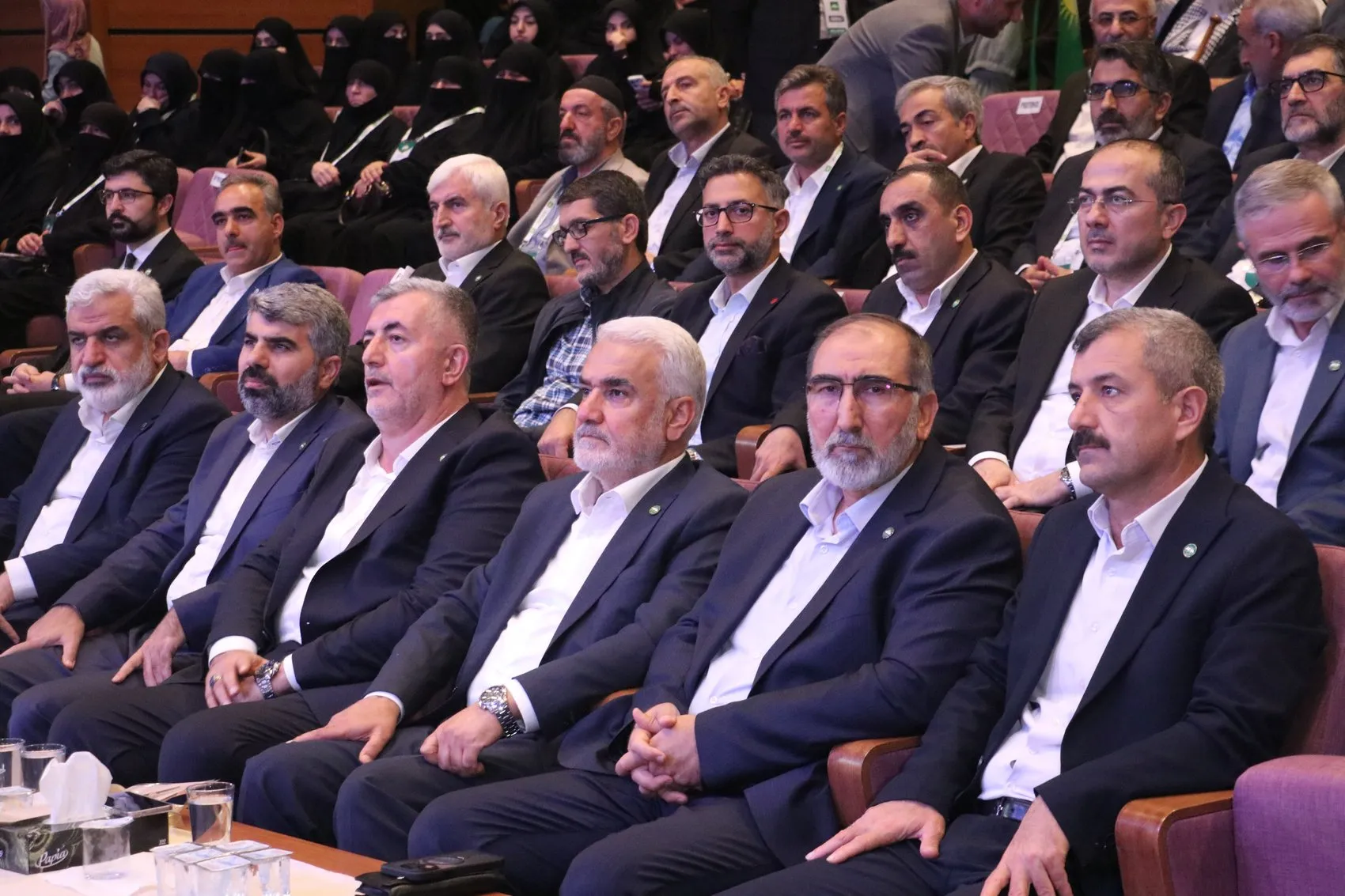 Yapıcıoğlu Diyarbakır'da şiddetin bölgeye verdiği zararlara dikkat çekti