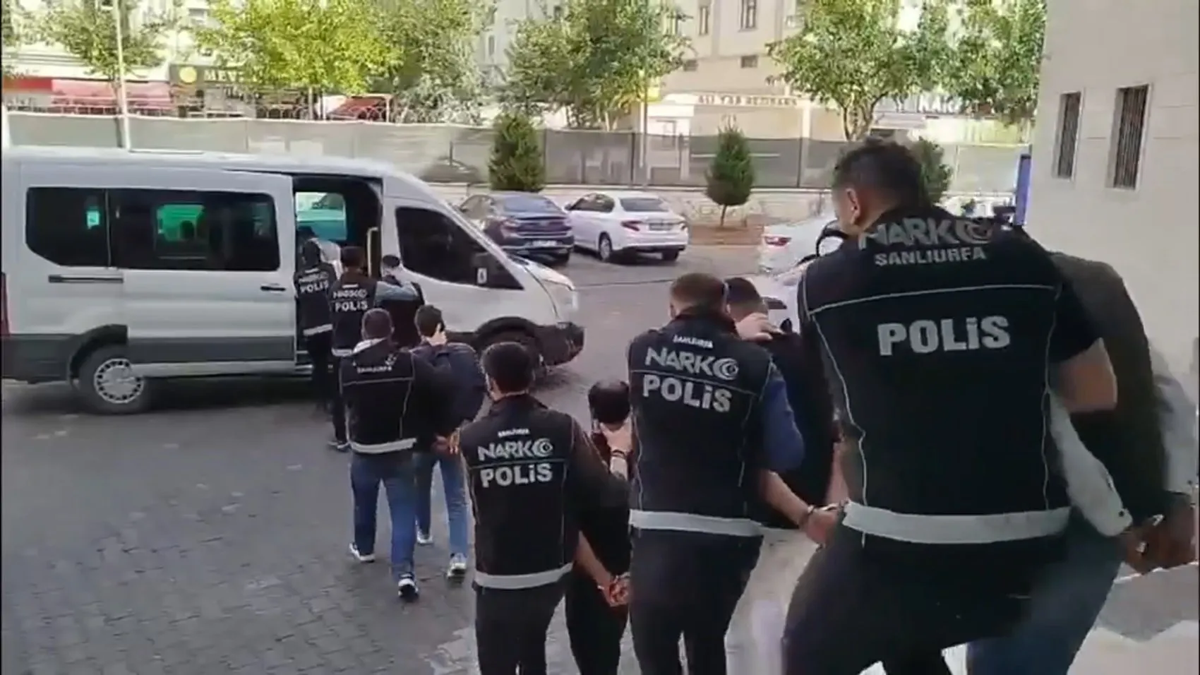 Şanlıurfa ve Birecik'te uyuşturucu operasyonu sonucu 13 kişi tutuklandı