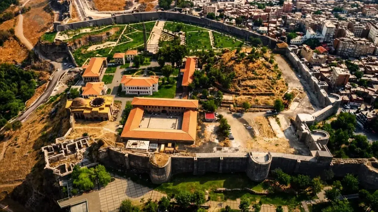 Diyarbakır'da bugün hava nasıl olacak? İşte en yüksek sıcaklığın yaşanacağı  ilçe