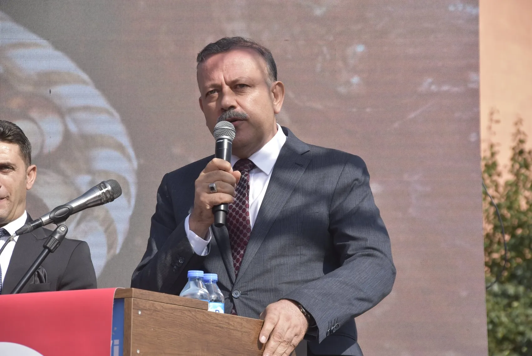 Bitlis Hizan ilçesinde ilk karakovan balı hasadı festivali başladı
