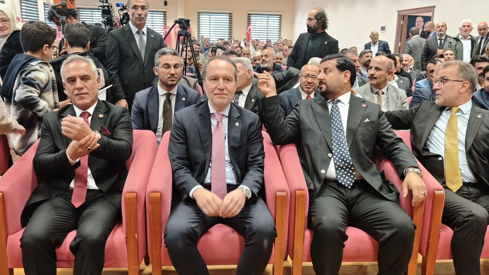Erbakan Van'da kardeşlik vurgusu yaptı