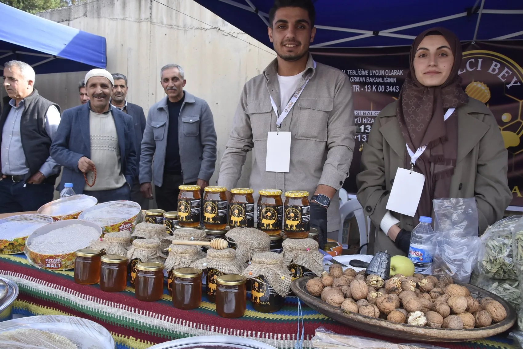 Bitlis Hizan ilçesinde ilk karakovan balı hasadı festivali başladı