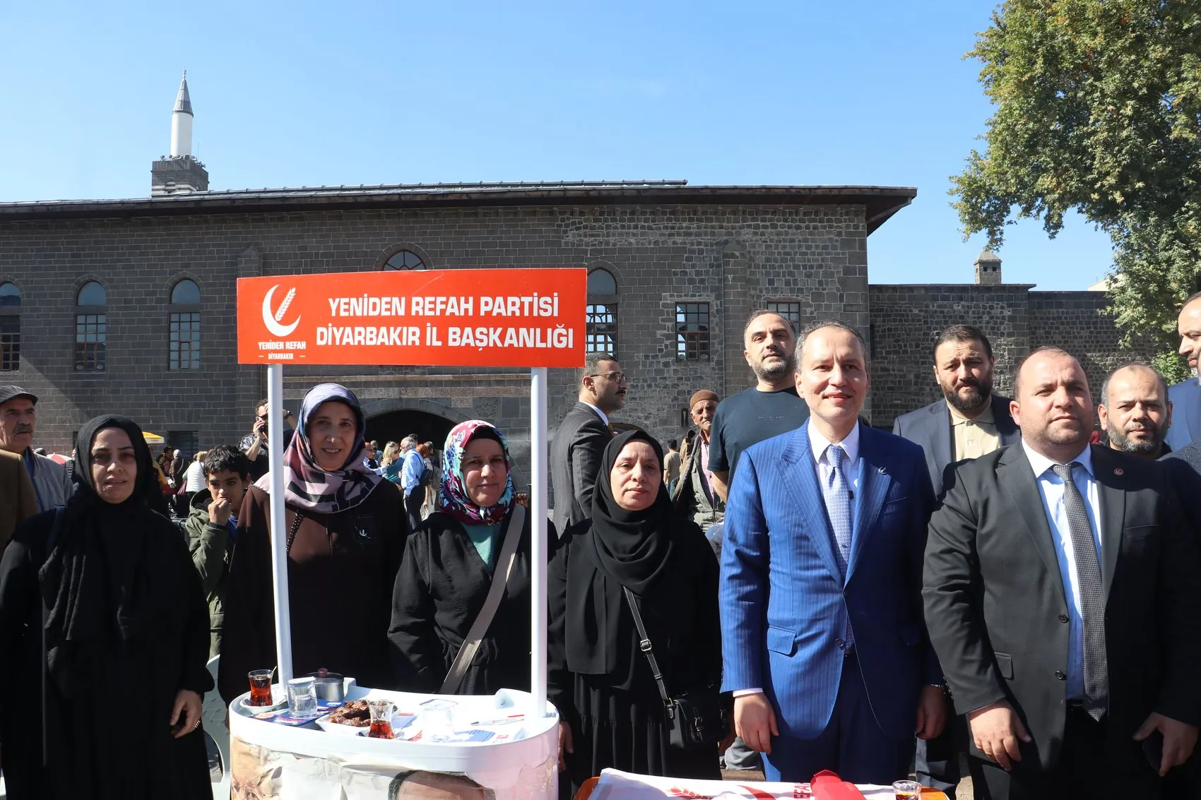 Fatih Erbakan Diyarbakır'da ana dil ve terörsüz Türkiye süreci hakkında konuştu