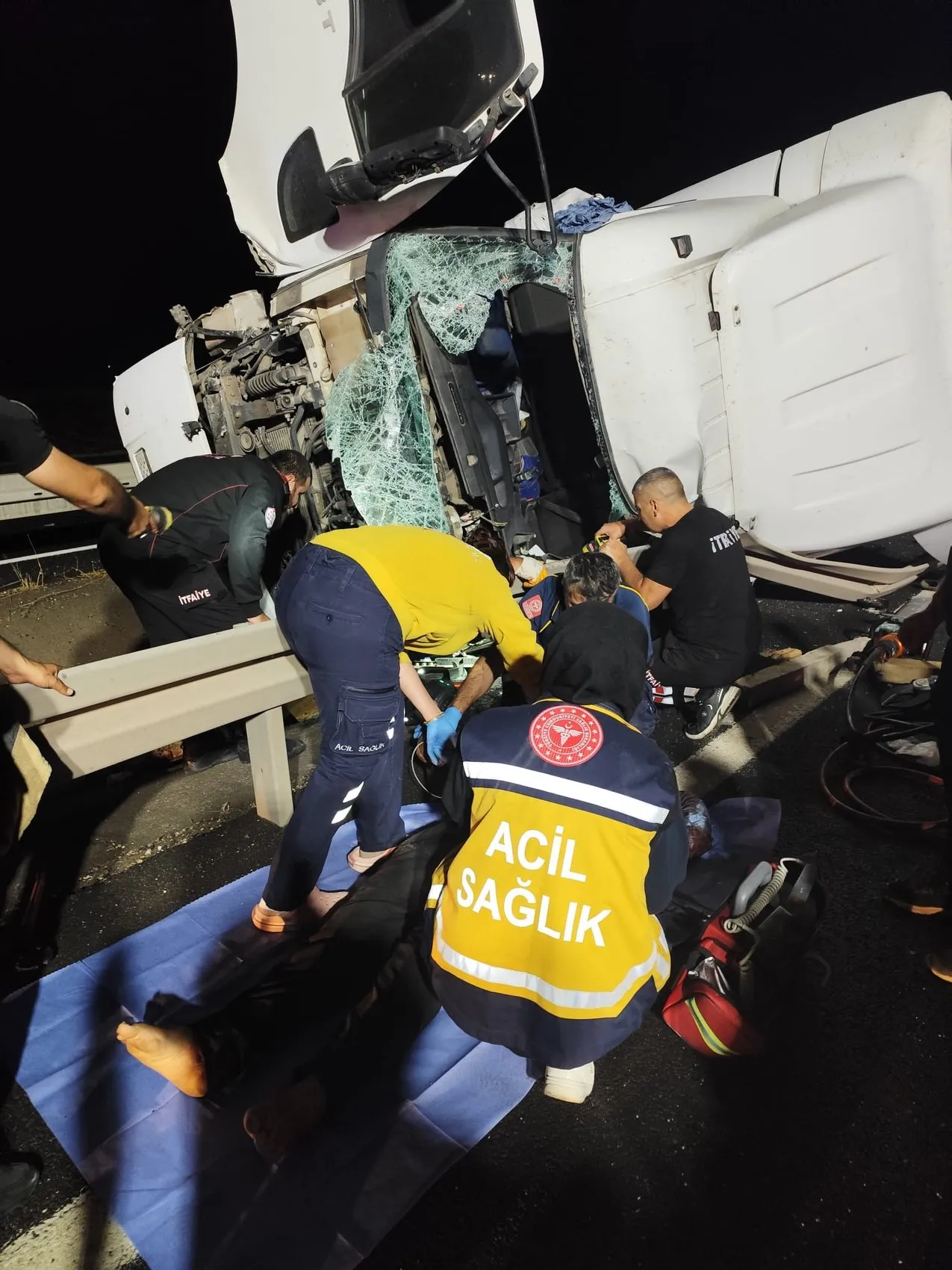 Mardin'de kamyon kazası sonucu bir kişi yaşamını yitirdi